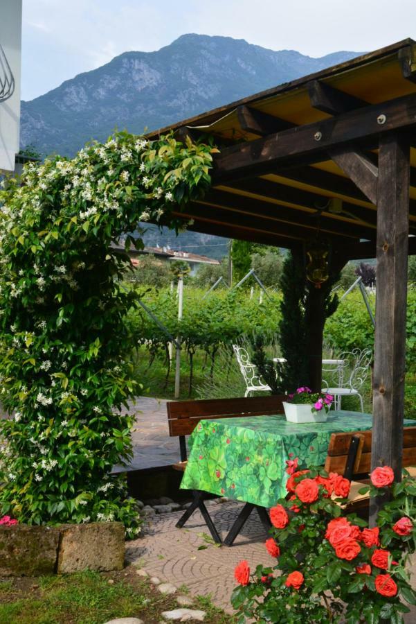 La Casa Nel Verde Arco Exterior foto
